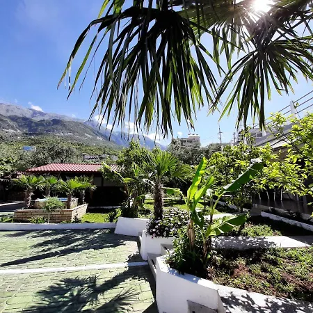 Hotel Yard Paradise