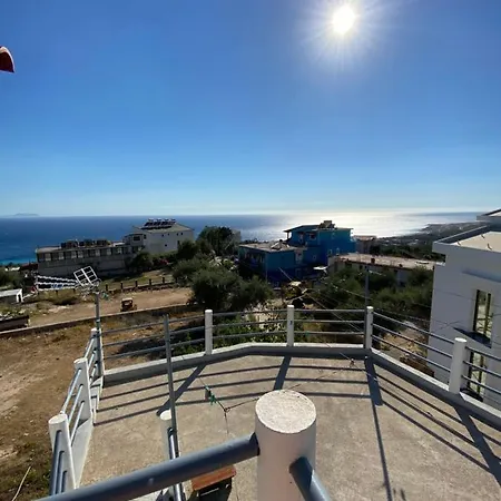 Yard Paradise Dhërmi