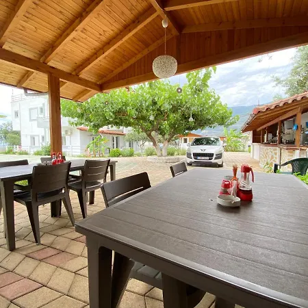 Yard Paradise 3* Dhermi