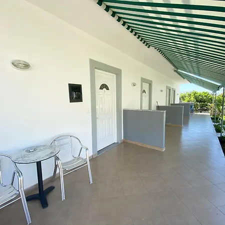 Yard Paradise מלון