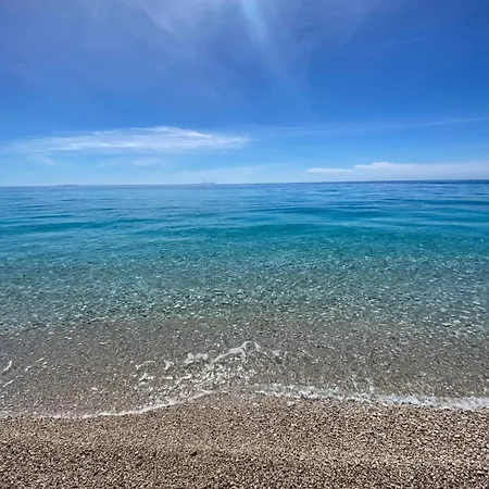 Yard Paradise 3* Dhermi