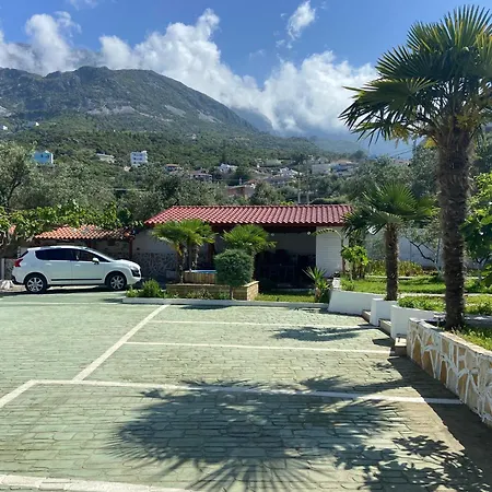 Yard Paradise 3* Dhermi