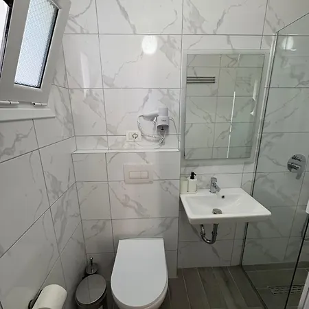 Yard Paradise 3* Dhërmi