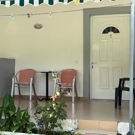 Yard Paradise מלון דרמי