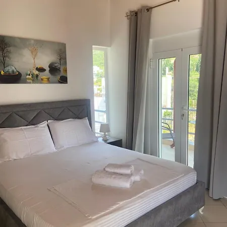Yard Paradise 3* Dhërmi