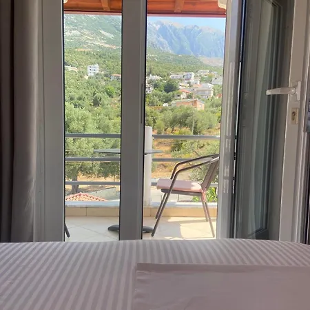 Yard Paradise מלון 3*