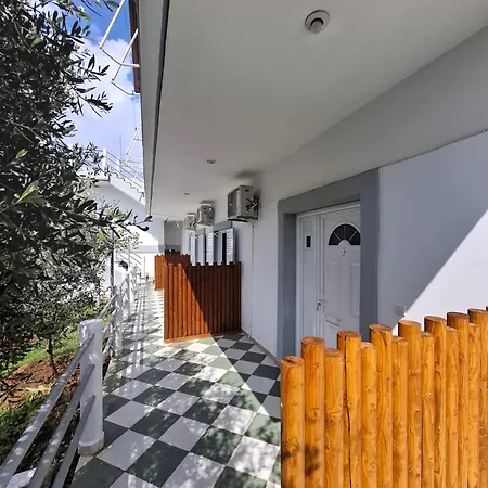 Yard Paradise 3* Dhërmi