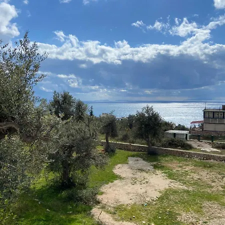 Yard Paradise 3* Dhermi
