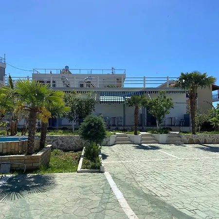 Yard Paradise Hotel 3*