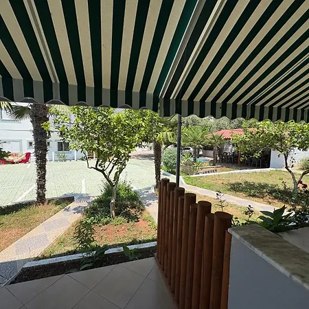 Yard Paradise Hotel Dhërmi