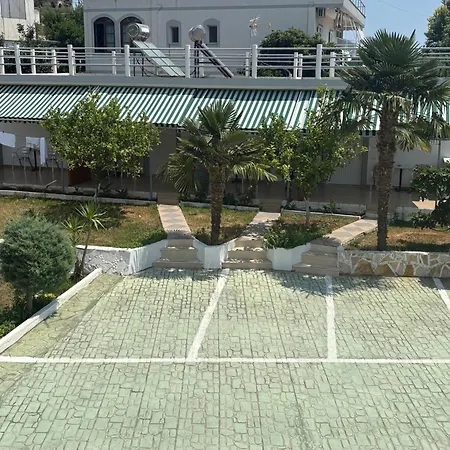 Yard Paradise 3*