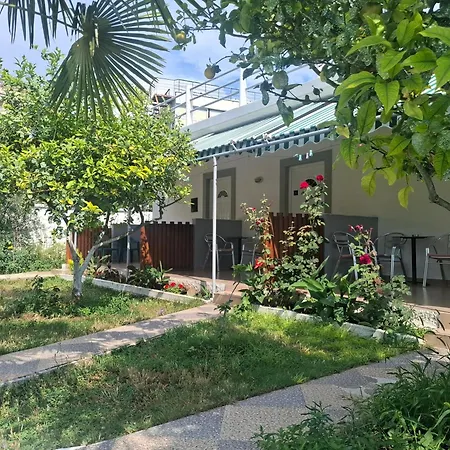 Yard Paradise 3* ديرمي
