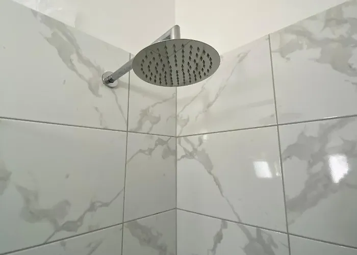 Yard Paradise 酒店 3*