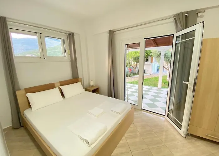 Yard Paradise 3* Dhërmi