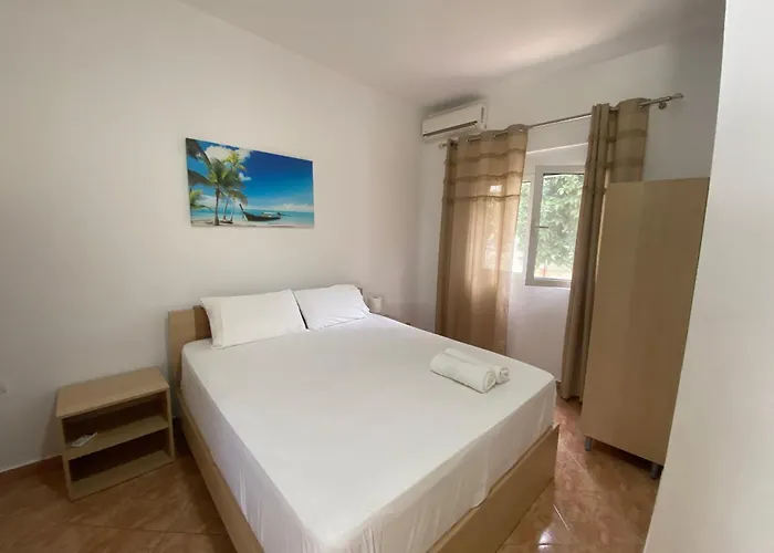 Yard Paradise 酒店 3*