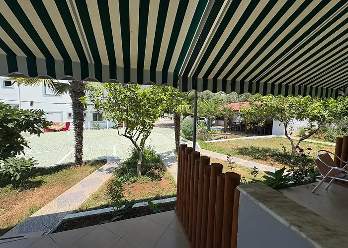 Yard Paradise מלון דרמי