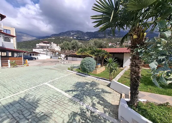 Yard Paradise Hotel 3*